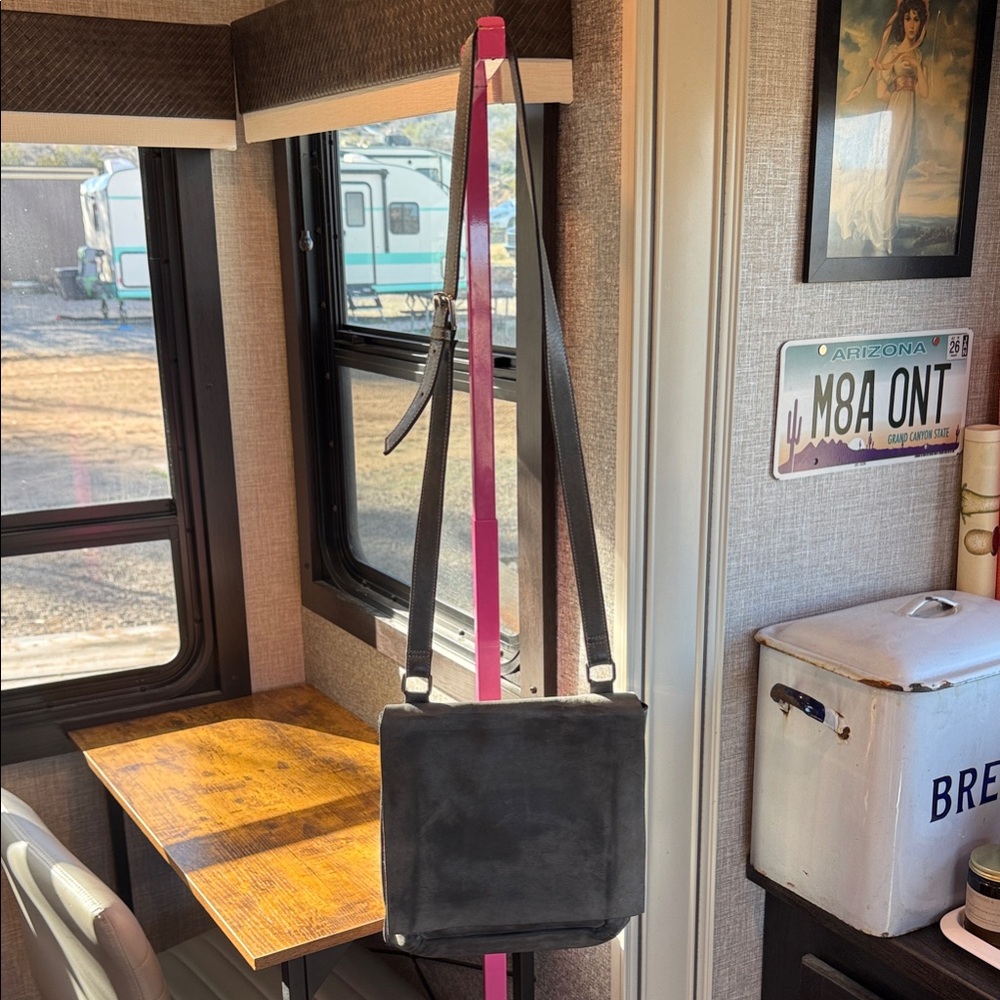 Carlo Cecchini Elegant Black and Pink Crossbody Bag
